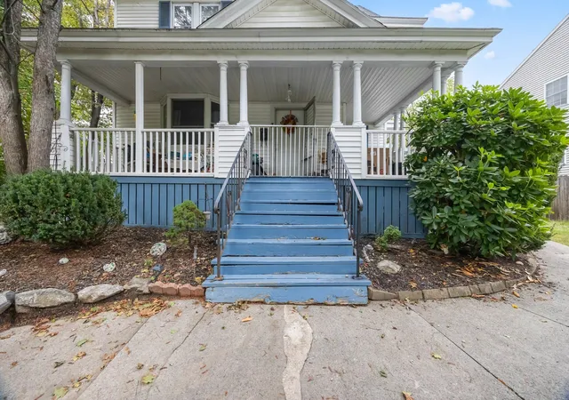 Listing Photo 3 - Condo for sale in building located at 3 Knight St, Worcester, MA 01605