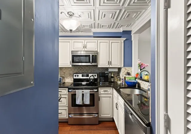 Photo 3 of Sale Pending at 20 Highwood Dr #20, Franklin, MA 02038 | MLS# 73573911 | Listing updated on 2026-10-01
