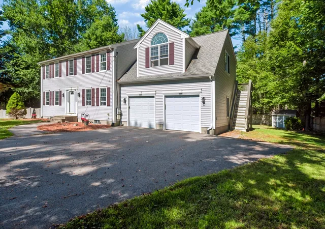 Photo 2 of Single family home for sale at 24 Evergreen Rd, Lakeville, MA 02347 | MLS# 73576951 | Listing updated on 2026-10-11