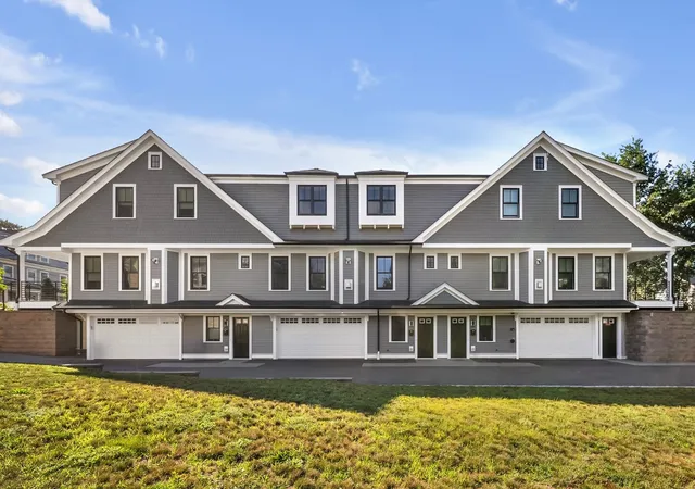 Photo 2 of Condo for sale at 264 Pearl St #2, Newton, MA 02458 | MLS# 73570891 | Listing updated on 2026-09-07