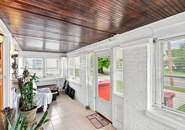 Photo 4 of Sale Pending at 764 Allen St, Springfield, MA 01118 | MLS# 73575257 | Listing updated on 2026-10-21