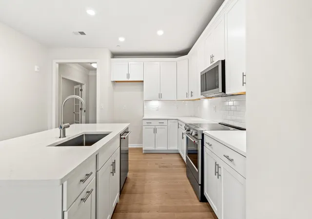 Photo 2 of Condo for sale at 5305 Peters Farm Way #7305, Westborough, MA 01581 | MLS# 73574402 | Listing updated on 2026-09-13