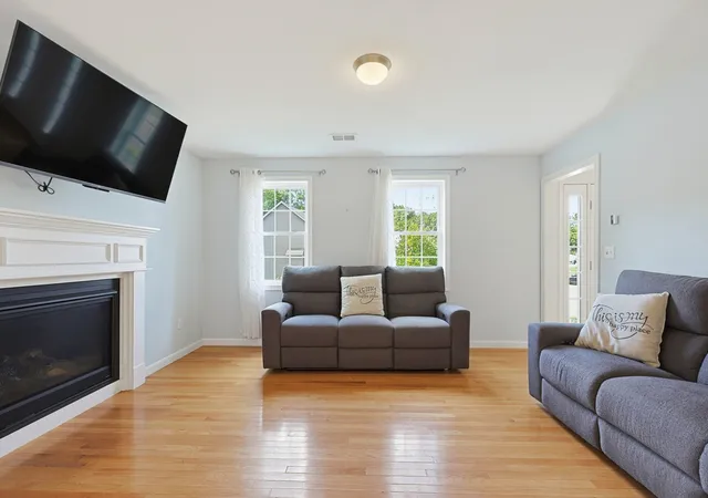 Photo 3 of Single family home for sale at 15 Willow Brk Ln, Blackstone, MA 01504 | MLS# 73574212 | Listing updated on 2026-09-17