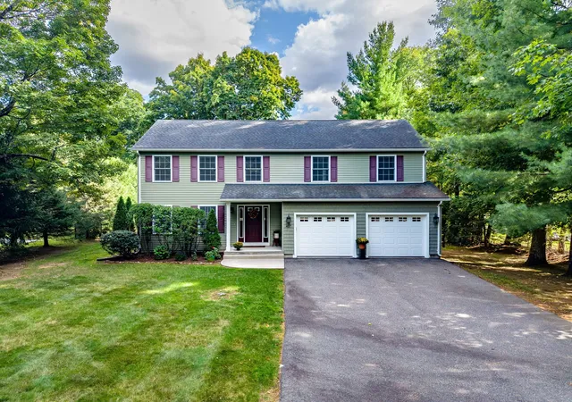 Photo 1 of Single family home for sale at 437 Porter Rd, East Longmeadow, MA 01028 | MLS# 73583385 | Listing updated on 2026-10-06