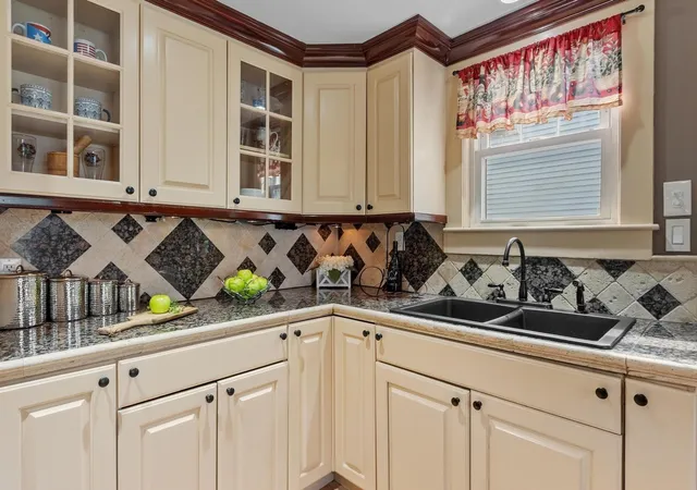 Photo 3 of Single family home for sale at 282 Boutelle St, Fitchburg, MA 01420 | MLS# 73575540 | Listing updated on 2026-09-14