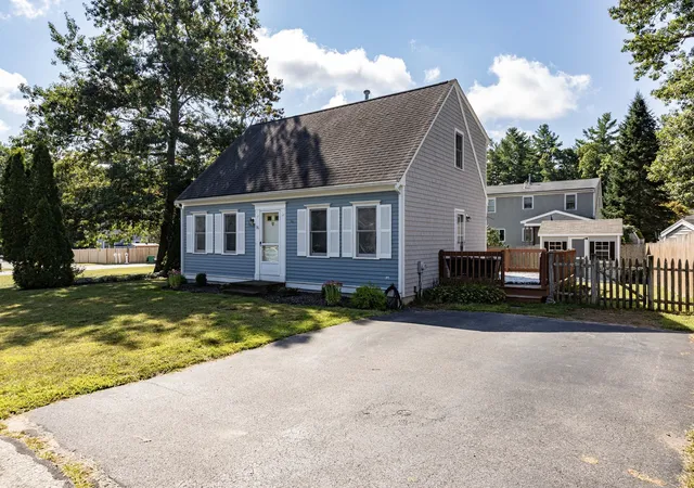 Photo 2 of Sale Pending at 36 Redwood Cir, Pembroke, MA 02359 | MLS# 73573363 | Listing updated on 2026-09-29
