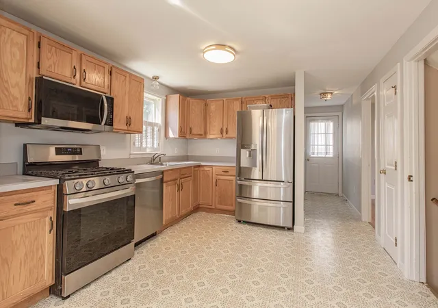 Photo 4 of Sale Pending at 36 Redwood Cir, Pembroke, MA 02359 | MLS# 73573363 | Listing updated on 2026-09-29