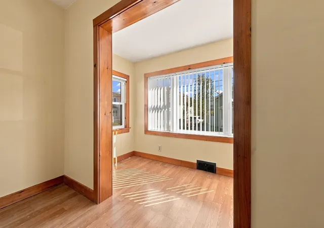 Listing Photo 5 - Condo for sale in building located at 40 Bunker Hl Ave, Lowell, MA 01850
