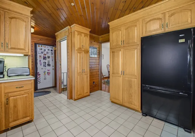 Photo 4 of Single family home for sale at 2835 County St, Dighton, MA 02715 | MLS# 73571699 | Listing updated on 2026-09-07