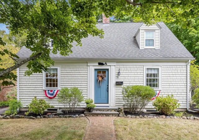 Photo 1 of Sale Pending at 21 Bond St, Reading, MA 01867 | MLS# 73570911 | Listing updated on 2026-09-23
