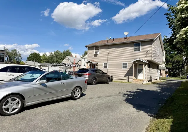 Listing Photo 2 - Condo for sale in building located at 52-54 Reed St, Springfield, MA 01109 - Unit #