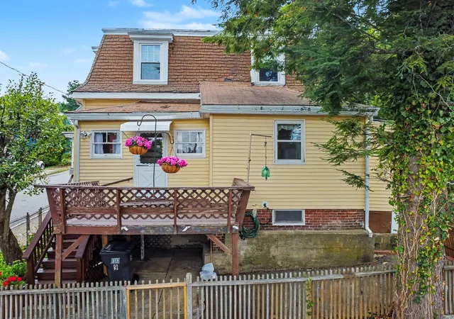 Photo 3 of Sale Pending at 9 Varnum St, Haverhill, MA 01832 | MLS# 73573089 | Listing updated on 2026-09-30