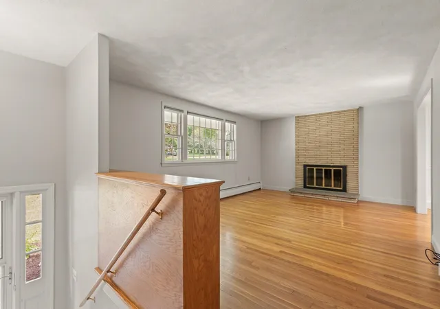 Photo 4 of Sale Pending at 12 Old Stagecoach Rd, Bedford, MA 01730 | MLS# 73569963 | Listing updated on 2026-09-29