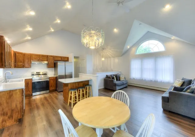 Photo 3 of Sale Pending at 4 Matteo St, Worcester, MA 01606 | MLS# 73571476 | Listing updated on 2026-09-23