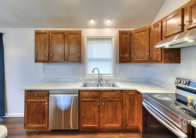 Photo 4 of Sale Pending at 4 Matteo St, Worcester, MA 01606 | MLS# 73571476 | Listing updated on 2026-09-23