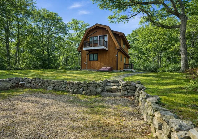Photo 1 of Single family home for sale at 43 N Slope Ln, Chilmark, MA 02535 | MLS# 73573563 | Listing updated on 2026-09-12