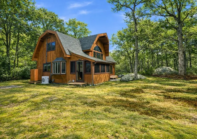 Photo 2 of Single family home for sale at 43 N Slope Ln, Chilmark, MA 02535 | MLS# 73573563 | Listing updated on 2026-09-12