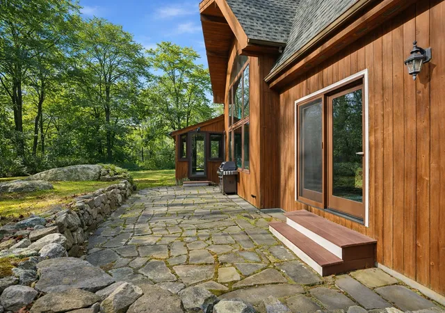 Photo 3 of Single family home for sale at 43 N Slope Ln, Chilmark, MA 02535 | MLS# 73573563 | Listing updated on 2026-09-12