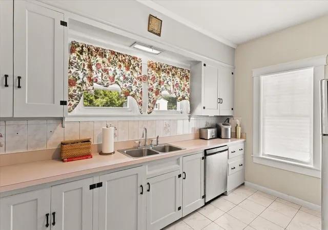 Photo 4 of Single family home for sale at 53 Ashland St, Taunton, MA 02780 | MLS# 73573452 | Listing updated on 2026-09-15