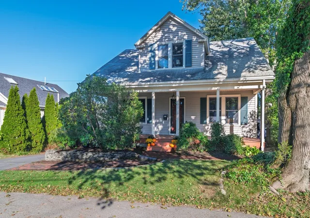 Photo 2 of Single family home for sale at 43 Bartlett St, North Weymouth, MA 02191 | MLS# 73588221 | Listing updated on 2026-10-12
