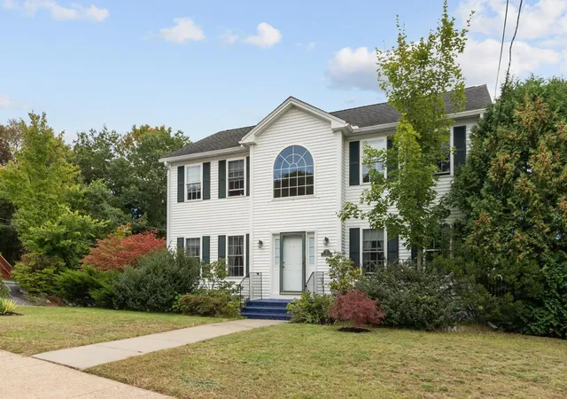 Photo 2 of Single family home for sale at 4 Lynde St, Gardner, MA 01440 | MLS# 73581298 | Listing updated on 2026-09-28