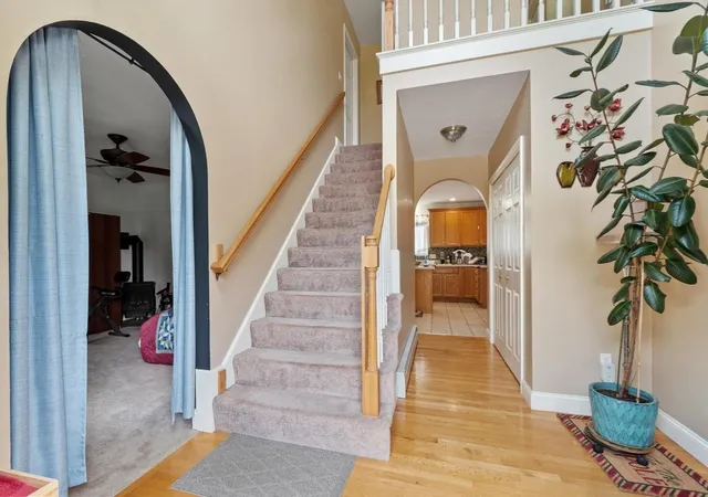 Photo 3 of Single family home for sale at 4 Lynde St, Gardner, MA 01440 | MLS# 73581298 | Listing updated on 2026-09-28