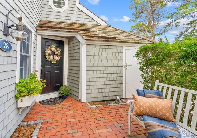 Photo 3 of Single family home for sale at 28 Flying Cloud Cr, Mashpee, MA 02649 | MLS# 73581765 | Listing updated on 2026-09-28