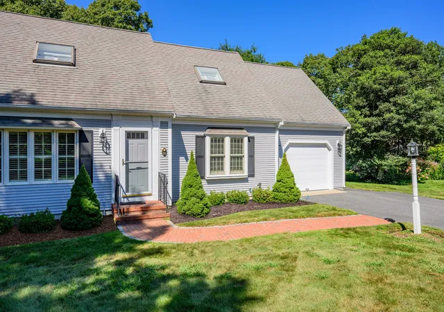 Photo 3 of Sale Pending at 11 Kalmia Way, Centerville, MA 02632 | MLS# 73585922 | Listing updated on 2026-10-05