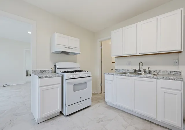 Listing Photo 1 - Condo for sale in building located at 24-26 Grv St, Springfield, MA 01107