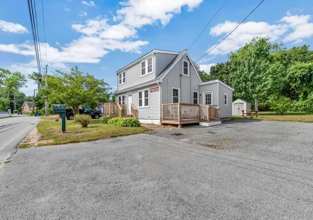 Photo 2 of Single family home for sale at 4 Cherry St, Wareham, MA 02571 | MLS# 73572246 | Listing updated on 2026-09-06