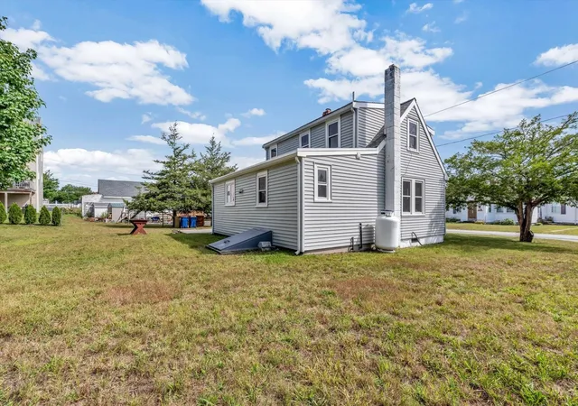 Photo 3 of Single family home for sale at 4 Cherry St, Wareham, MA 02571 | MLS# 73572246 | Listing updated on 2026-09-06