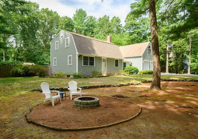 Photo 3 of Sale Pending at 86 Edgewater Dr, Pembroke, MA 02359 | MLS# 73570506 | Listing updated on 2026-09-06