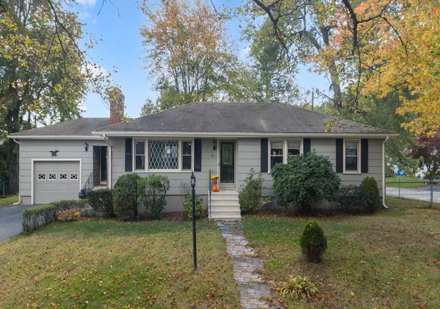 Photo 2 of Single family home for sale at 26 Crowningshield Rd, Worcester, MA 01604 | MLS# 73588823 | Listing updated on 2026-10-15
