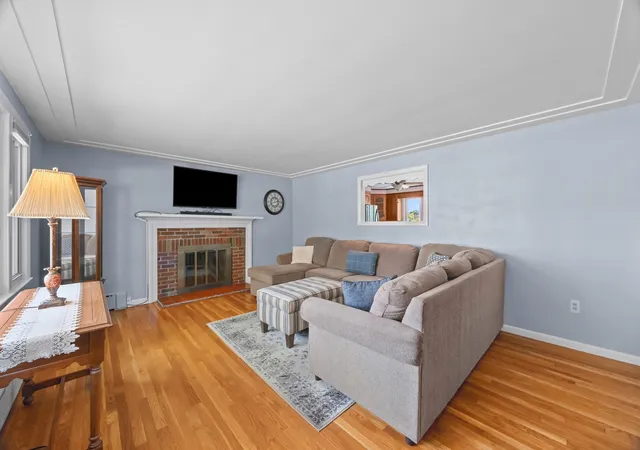 Photo 3 of Single family home for sale at 26 Crowningshield Rd, Worcester, MA 01604 | MLS# 73588823 | Listing updated on 2026-10-15