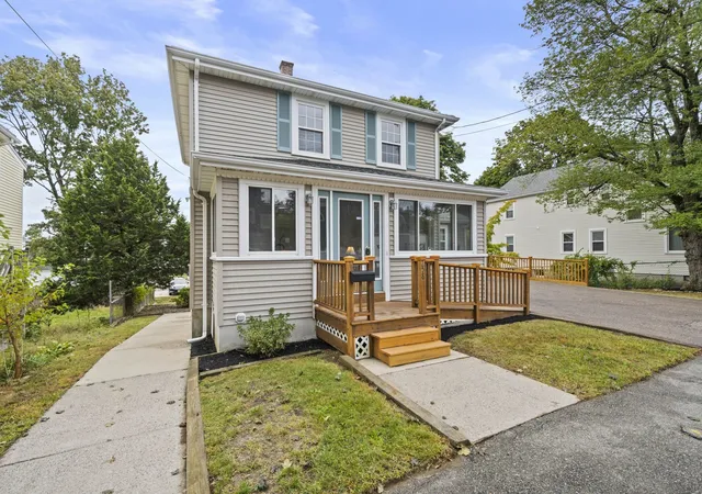 Photo 3 of Single family home for sale at 258 Holbrook, Quincy, MA 02171 | MLS# 73584874 | Listing updated on 2026-10-15