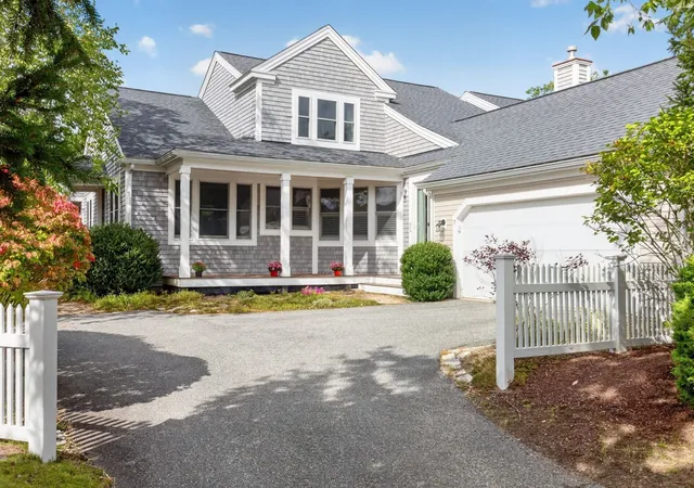 Listing Photo 1 - Condo for sale in building located at 7 W Trevor Hl, Plymouth, MA 02360 - Unit #7