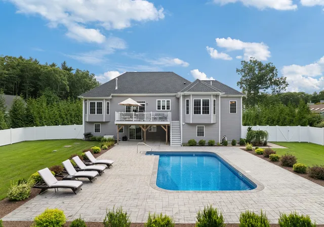 Photo 3 of Sale Pending at 14 Stone Ridge Dr, Seekonk, MA 02771 | MLS# 73561216 | Listing updated on 2026-09-23