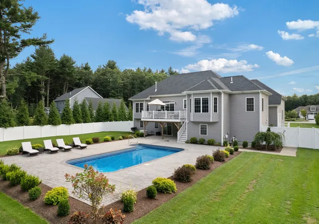 Photo 4 of Sale Pending at 14 Stone Ridge Dr, Seekonk, MA 02771 | MLS# 73561216 | Listing updated on 2026-09-23
