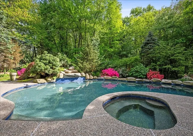 Photo 42 of Single family home for sale at 1 Thistle Hl Ln, Westborough, MA 01581 | MLS# 73569507 | Listing updated on 2026-10-13