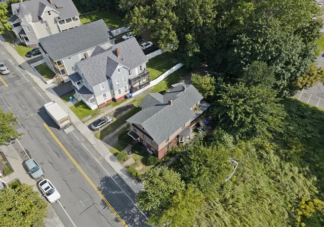 Listing Photo 4 - Condo for sale in building located at 863 Worthington St, Springfield, MA 01105