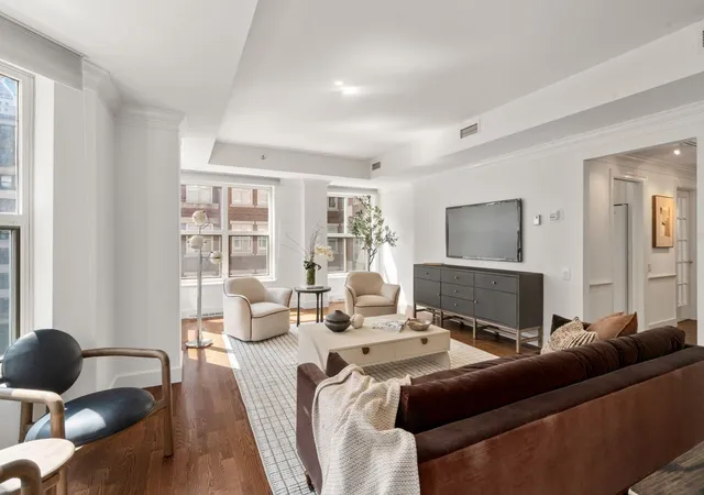 Listing Photo 5 - Condo for sale in building located at 300 Boylston Swtreet, Boston, MA 02116 - Unit #711