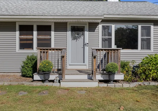 Photo 3 of Sale Pending at 39 E Charlton Rd, Spencer, MA 01562 | MLS# 73582638 | Listing updated on 2026-10-27