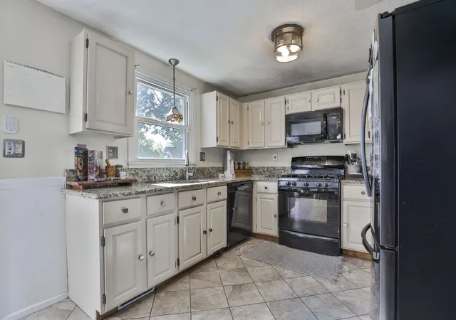 Photo 3 of Single family home for sale at 720 Hypine Rd, Dracut, MA 01826 | MLS# 73576082 | Listing updated on 2026-09-15