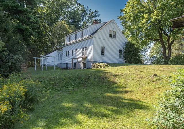 Photo 3 of Single family home for sale at 10 Dwight St, Hatfield, MA 01038 | MLS# 73574077 | Listing updated on 2026-09-13