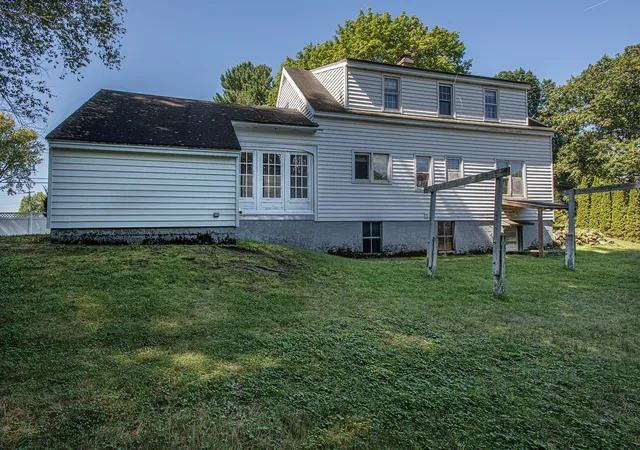 Photo 3 of Single family home for sale at 10 Dwight St, Hatfield, MA 01038 | MLS# 73574077 | Listing updated on 2026-09-13