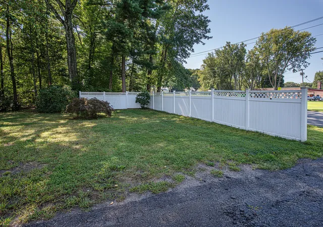 Photo 4 of Single family home for sale at 10 Dwight St, Hatfield, MA 01038 | MLS# 73574077 | Listing updated on 2026-09-13