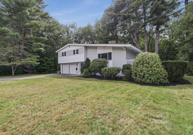 Photo 3 of Single family home for sale at 27 Clearview Dr, Framingham, MA 01701 | MLS# 73575185 | Listing updated on 2026-09-14
