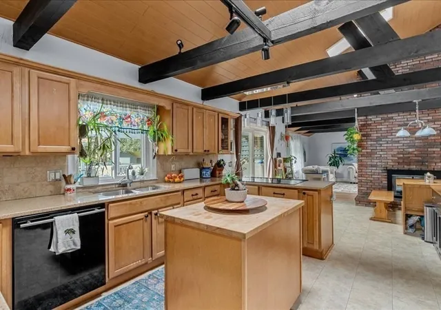 Photo 3 of Single family home for sale at 21 Woodvale Ave, Plymouth, MA 02360 | MLS# 73573671 | Listing updated on 2026-09-12