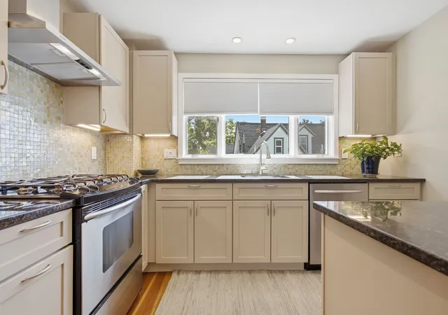 Photo 3 of Multi family home for sale at 31 Mount Vernon St, West Roxbury, MA 02132 | MLS# 73581851 | Listing updated on 2026-10-18