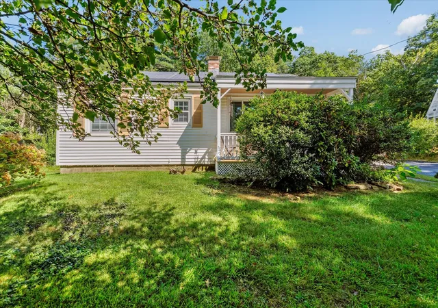 Photo 2 of Single family home for sale at 44 New Boston Rd, Sturbridge, MA 01566 | MLS# 73578642 | Listing updated on 2026-10-06